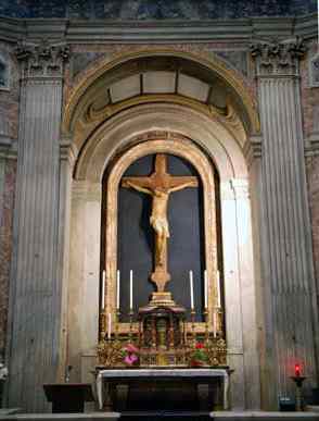 Cristo en altar lateral.